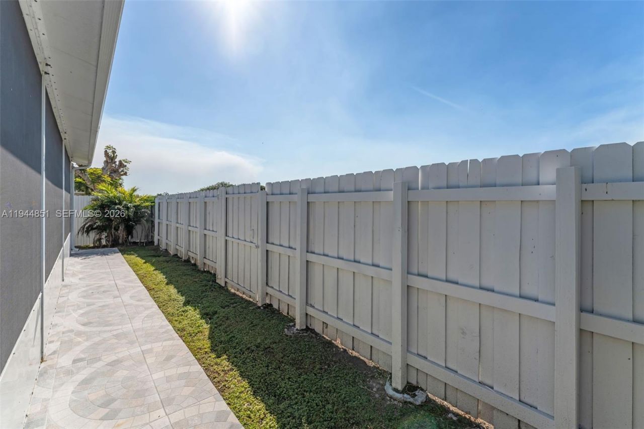 1856 NE 3rd Ct, Homestead, FL 33033 Photo