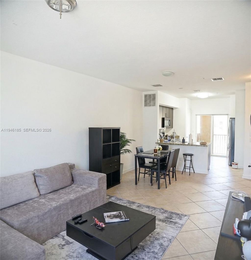 141 NW 2nd Ave, Unit 7, Hallandale Beach, FL 33009 Photo