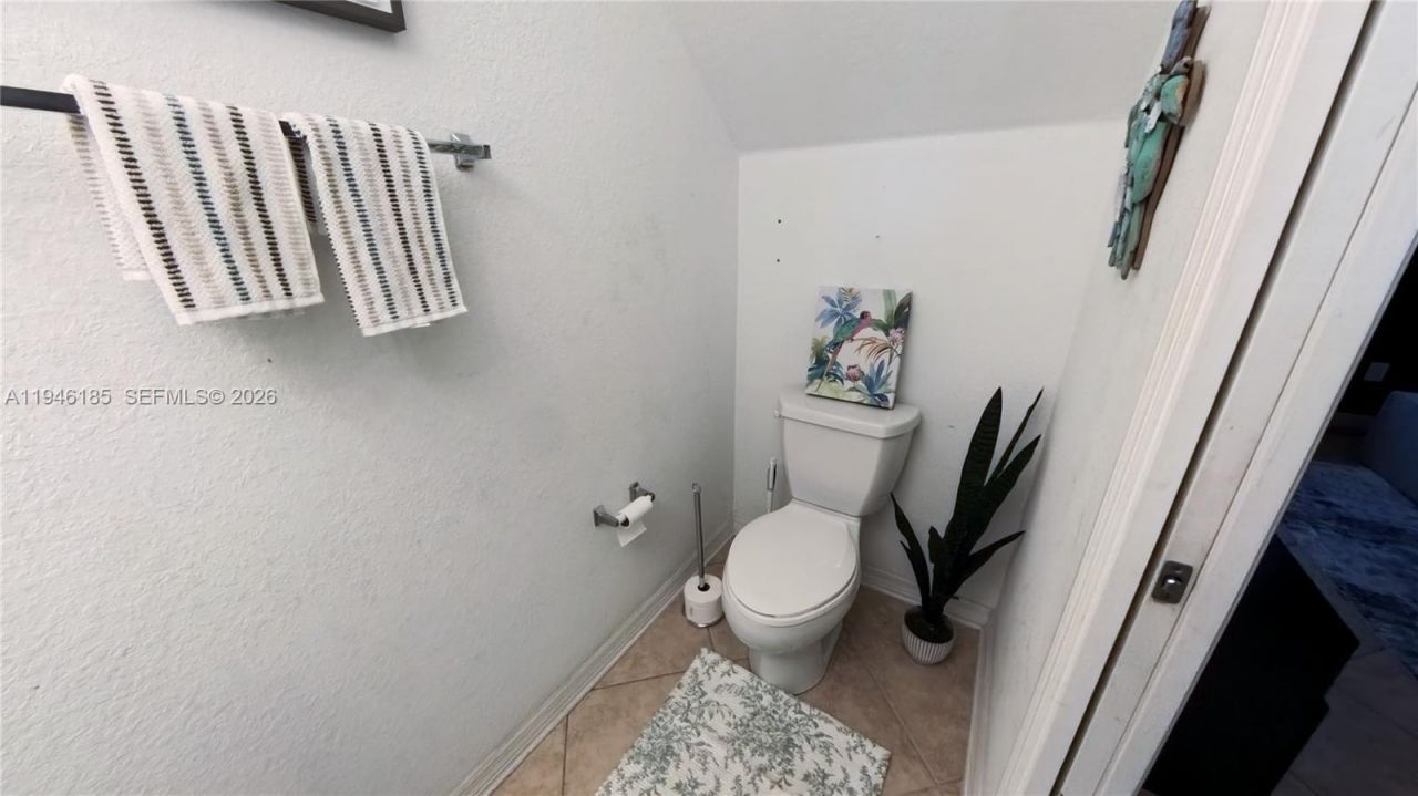 141 NW 2nd Ave, Unit 7, Hallandale Beach, FL 33009 Photo