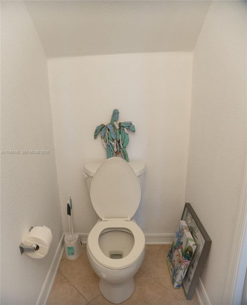 141 NW 2nd Ave, Unit 7, Hallandale Beach, FL 33009 Photo