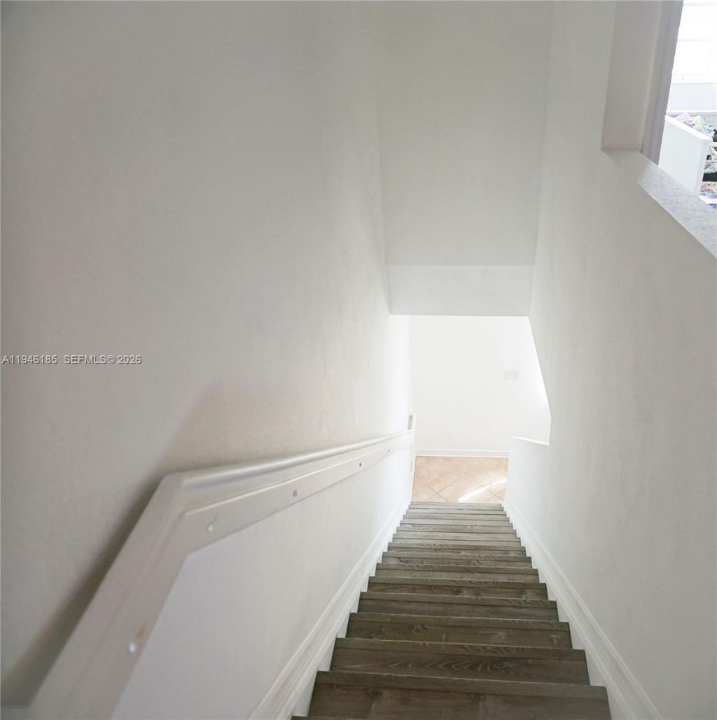 141 NW 2nd Ave, Unit 7, Hallandale Beach, FL 33009 Photo