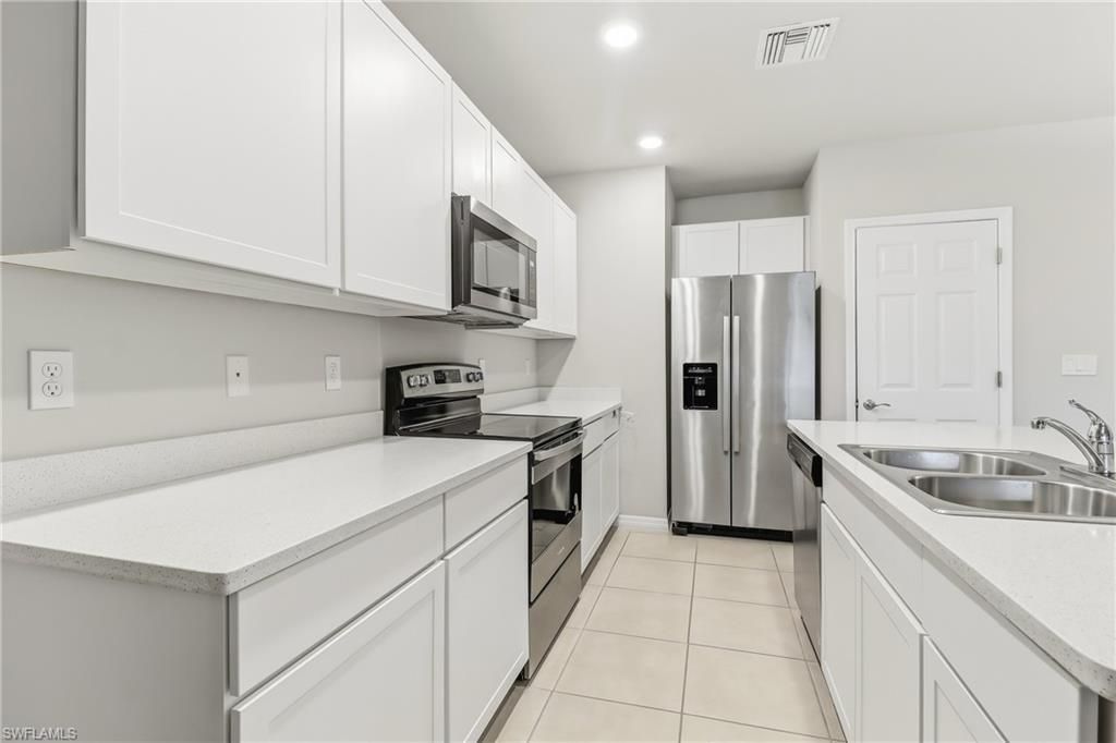 15376 Wildflower Cir, Naples, FL 34119 Photo