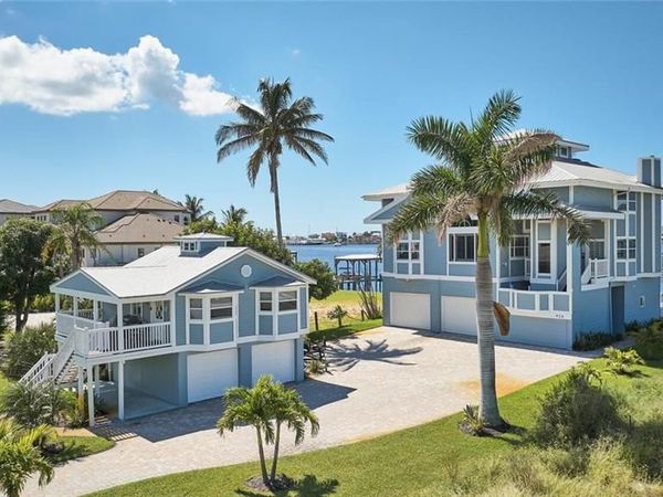 950 San Carlos DR, FORT MYERS BEACH, FL 33931