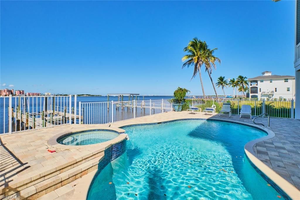 950 San Carlos Dr, Fort Myers Beach, FL 33931 Photo