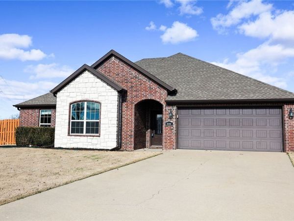 3606 SW Town Vu Road, Bentonville, AR 72712