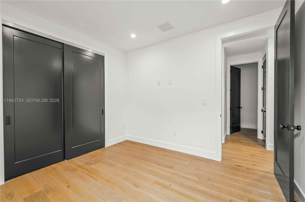 326 NW 40th St, Miami, FL 33127 Photo