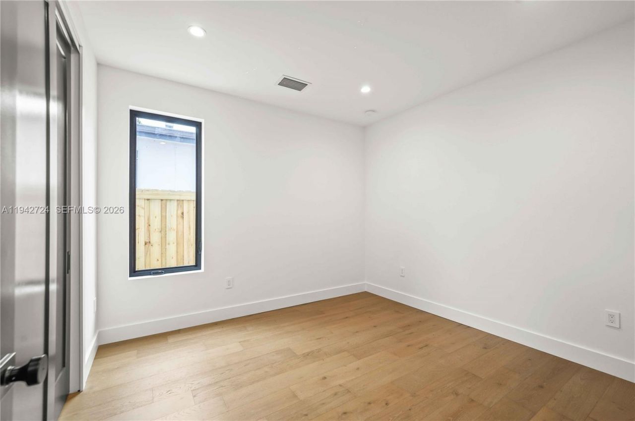 326 NW 40th St, Miami, FL 33127 Photo