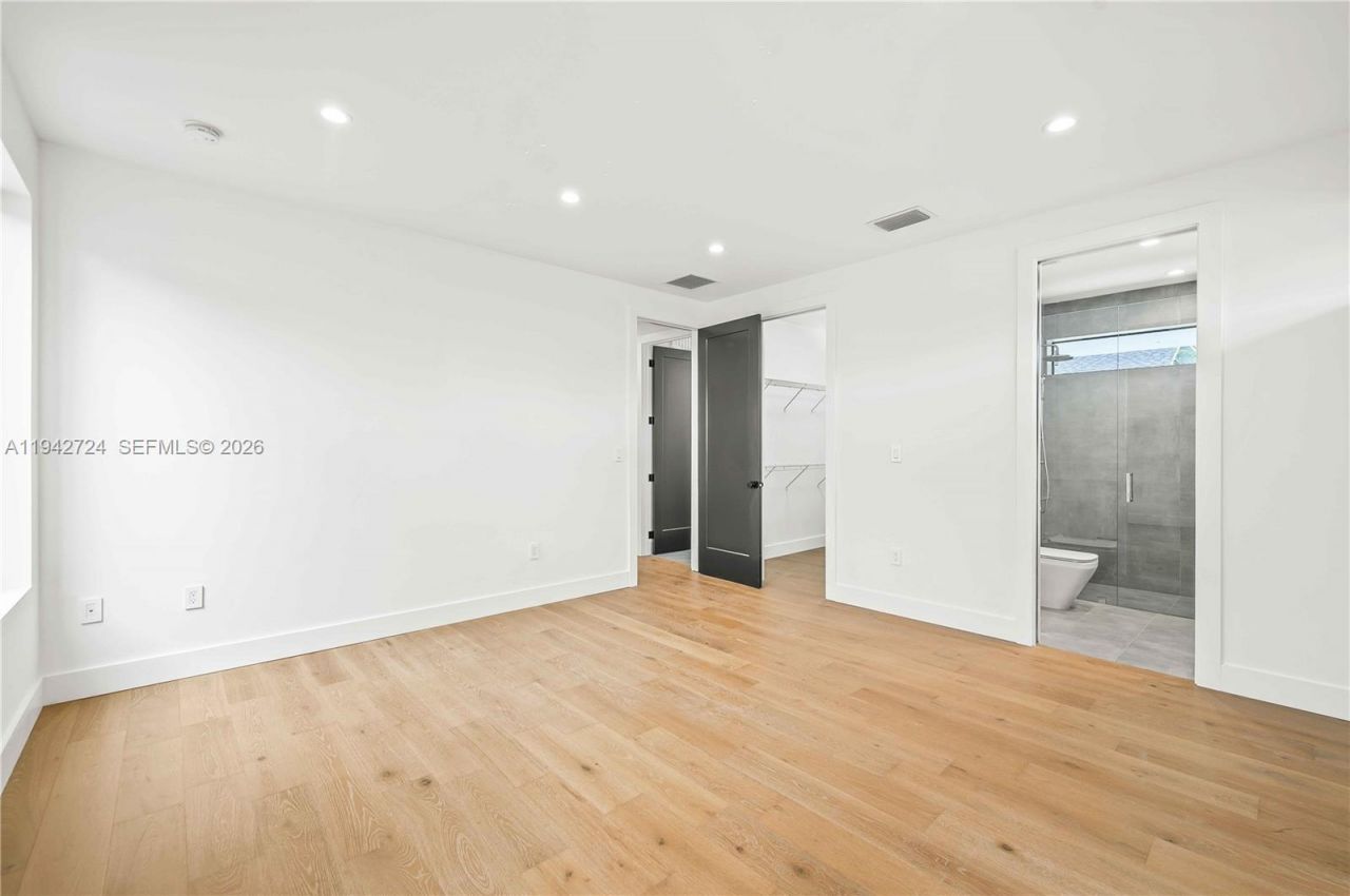 326 NW 40th St, Miami, FL 33127 Photo