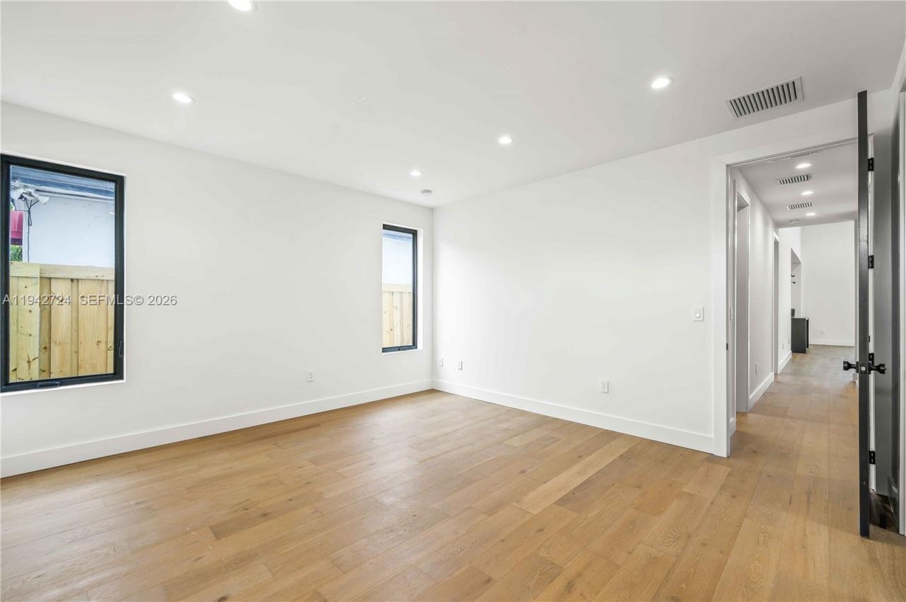 326 NW 40th St, Miami, FL 33127 Photo