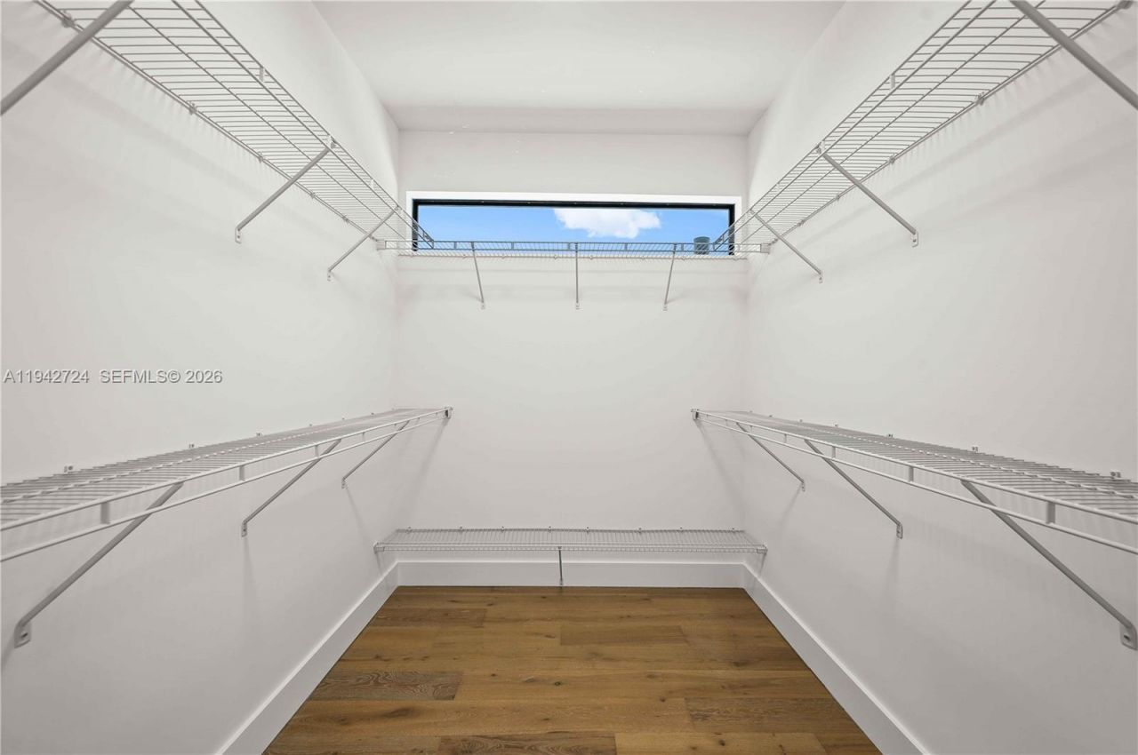 326 NW 40th St, Miami, FL 33127 Photo