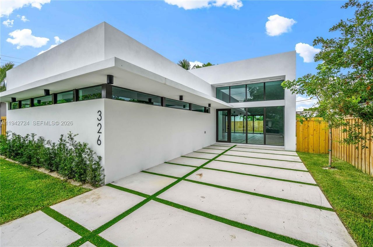 326 NW 40th St, Miami, FL 33127 Photo