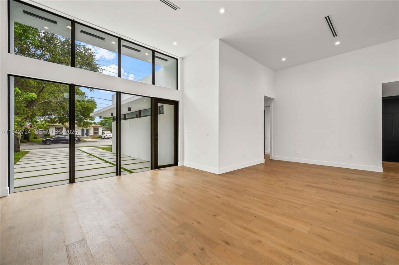 326 NW 40th St, Miami, FL 33127 Photo