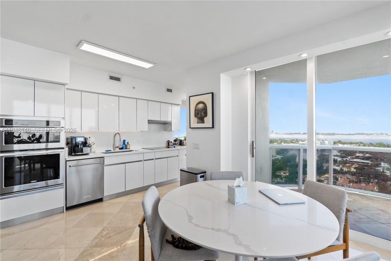 4779 Collins Ave, Unit 2607, Miami Beach, FL 33140 Photo