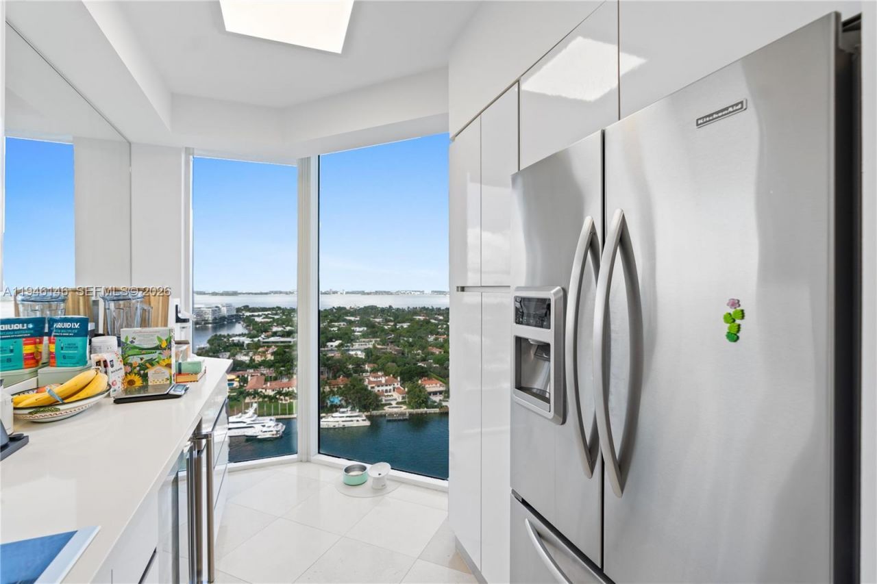 4779 Collins Ave, Unit 2607, Miami Beach, FL 33140 Photo