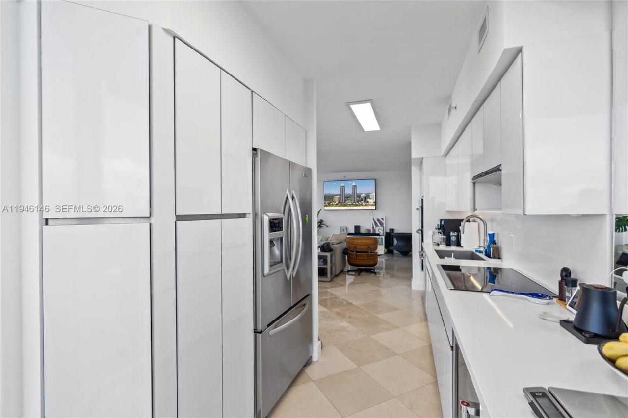 4779 Collins Ave, Unit 2607, Miami Beach, FL 33140 Photo