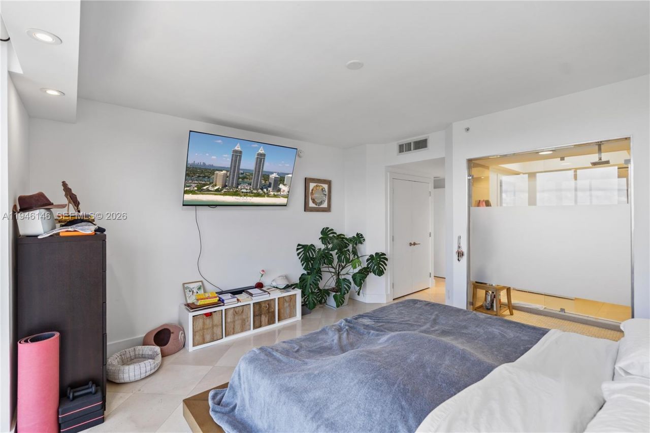 4779 Collins Ave, Unit 2607, Miami Beach, FL 33140 Photo