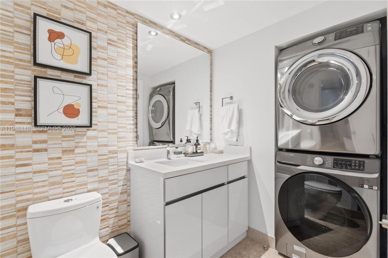 4779 Collins Ave, Unit 2607, Miami Beach, FL 33140 Photo