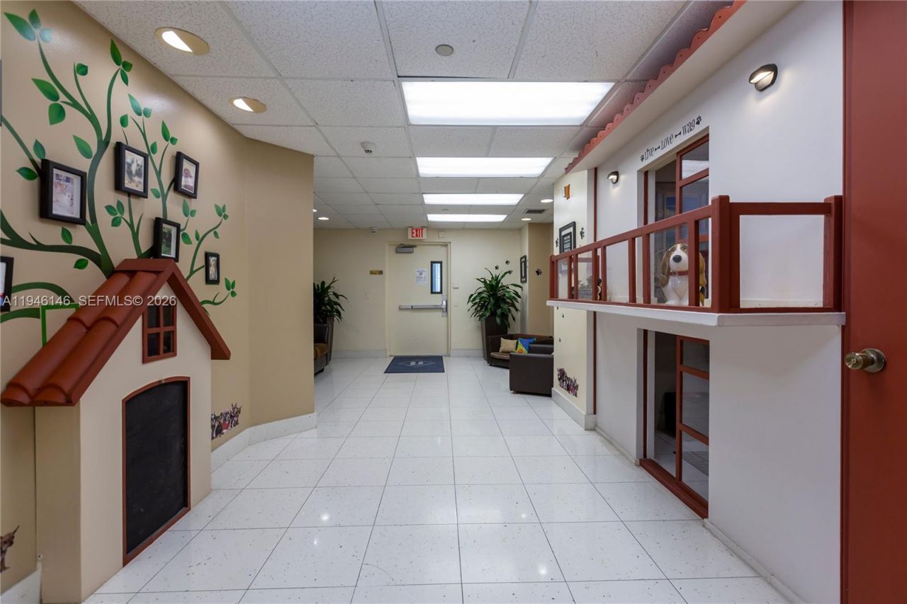 4779 Collins Ave, Unit 2607, Miami Beach, FL 33140 Photo