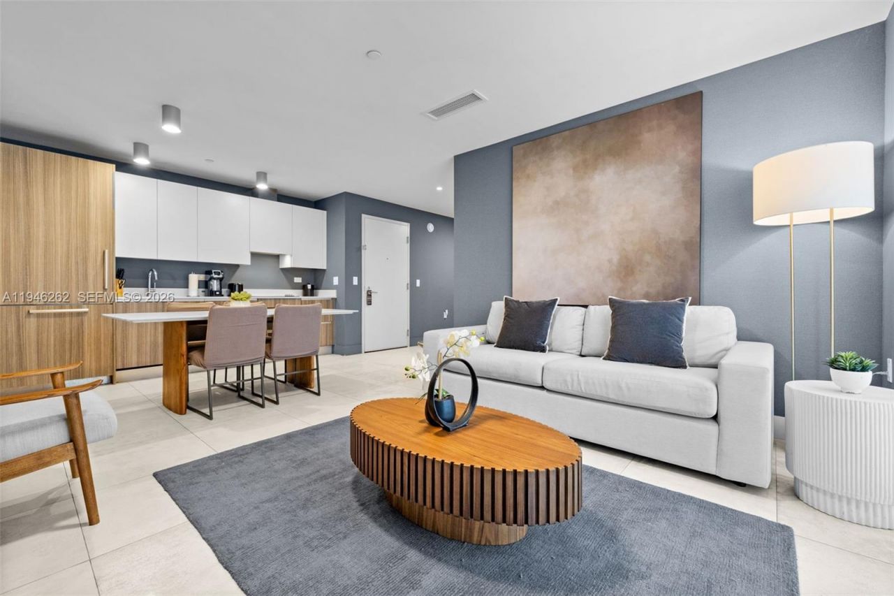 239 SW 9th St, Unit 2303, Miami, FL 33130 Photo