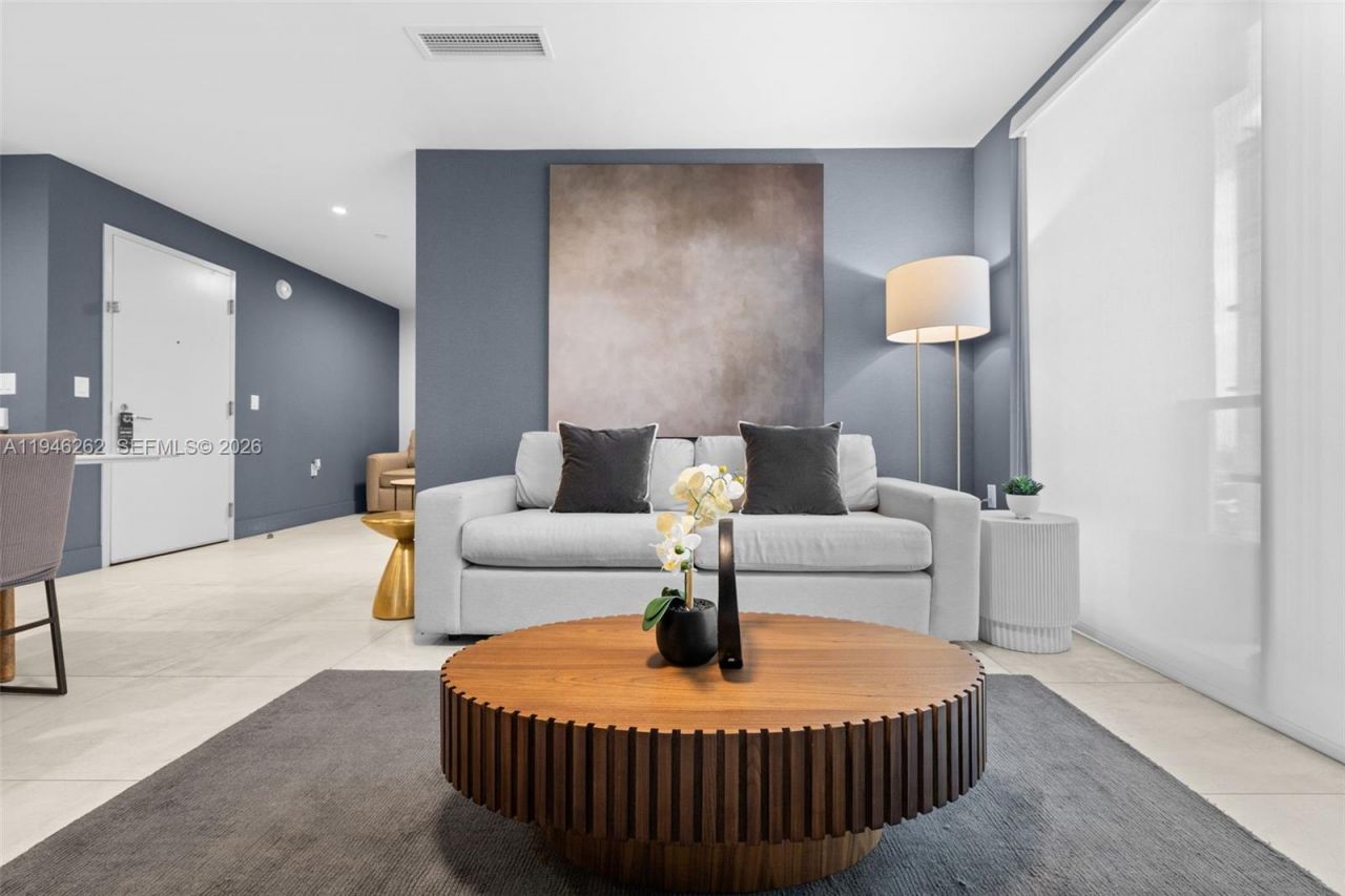 239 SW 9th St, Unit 2303, Miami, FL 33130 Photo