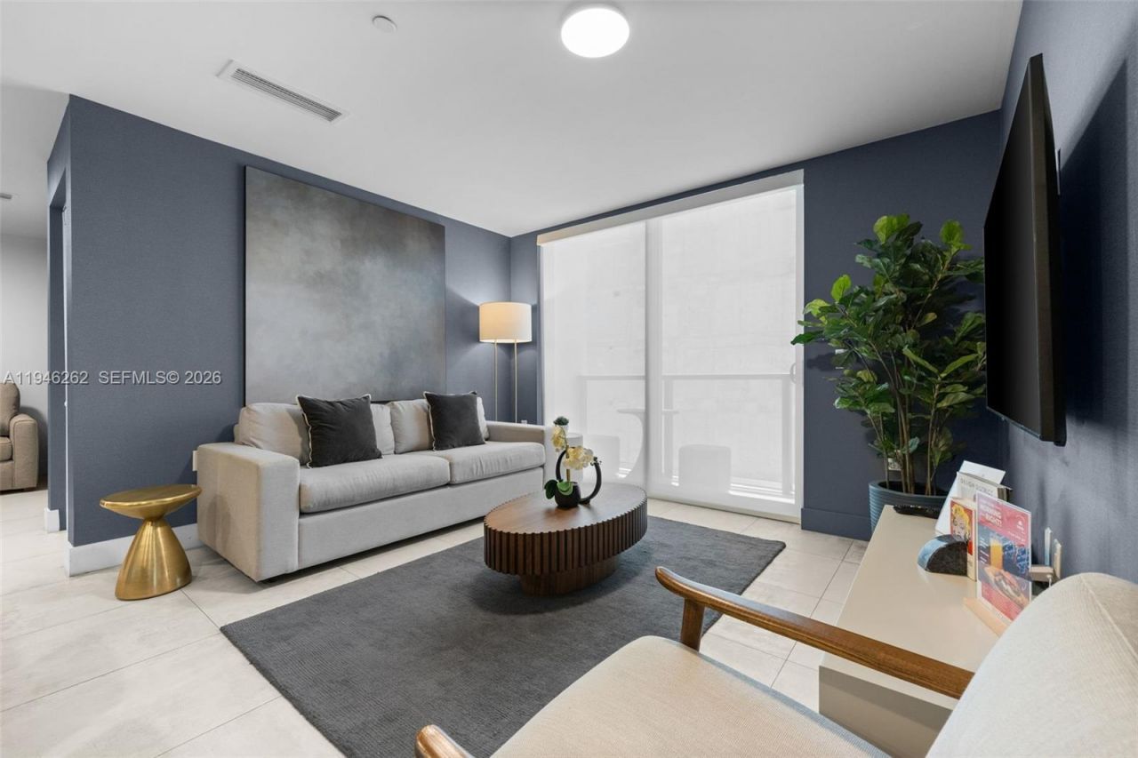 239 SW 9th St, Unit 2303, Miami, FL 33130 Photo