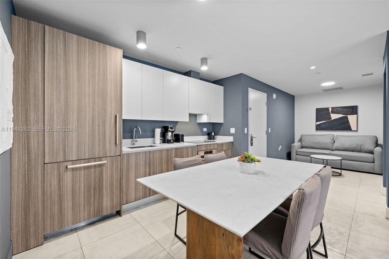 239 SW 9th St, Unit 2303, Miami, FL 33130 Photo