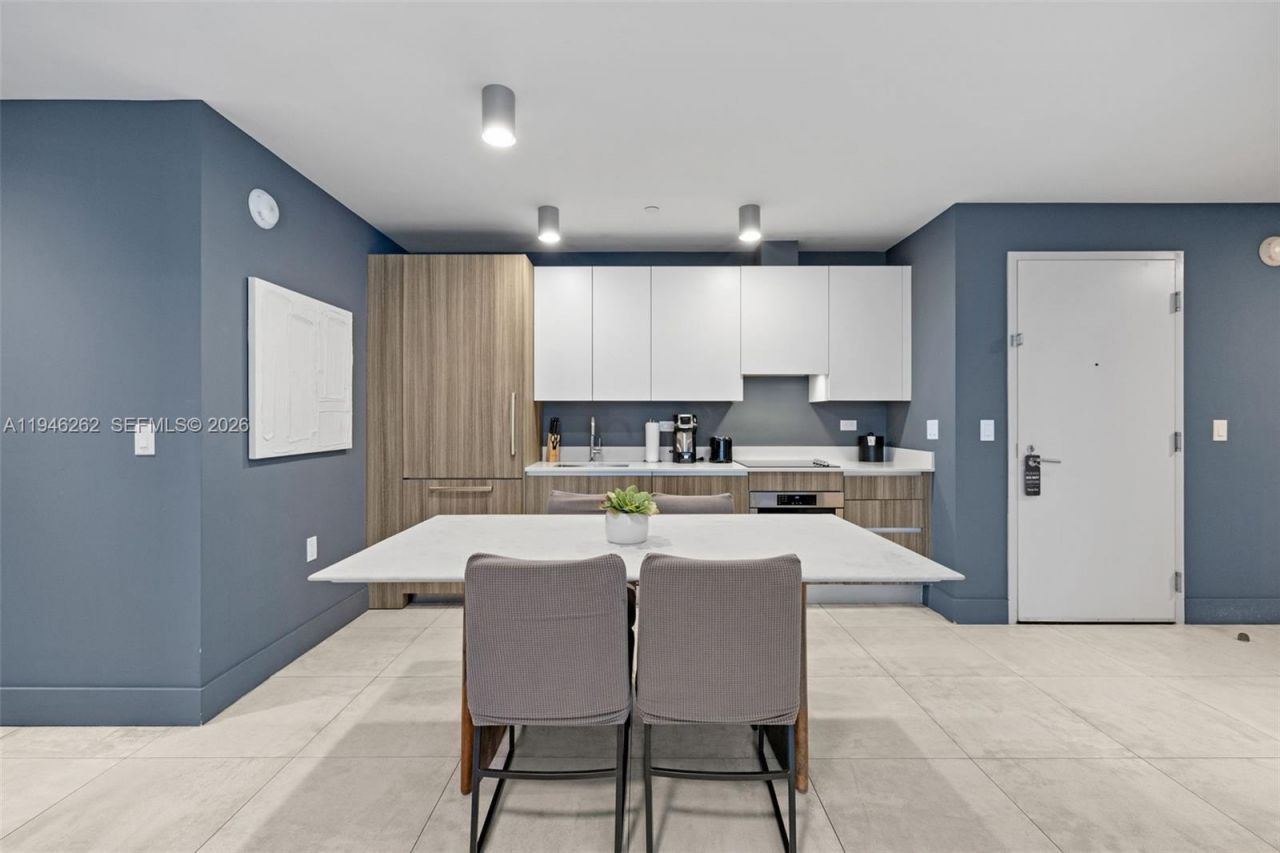 239 SW 9th St, Unit 2303, Miami, FL 33130 Photo