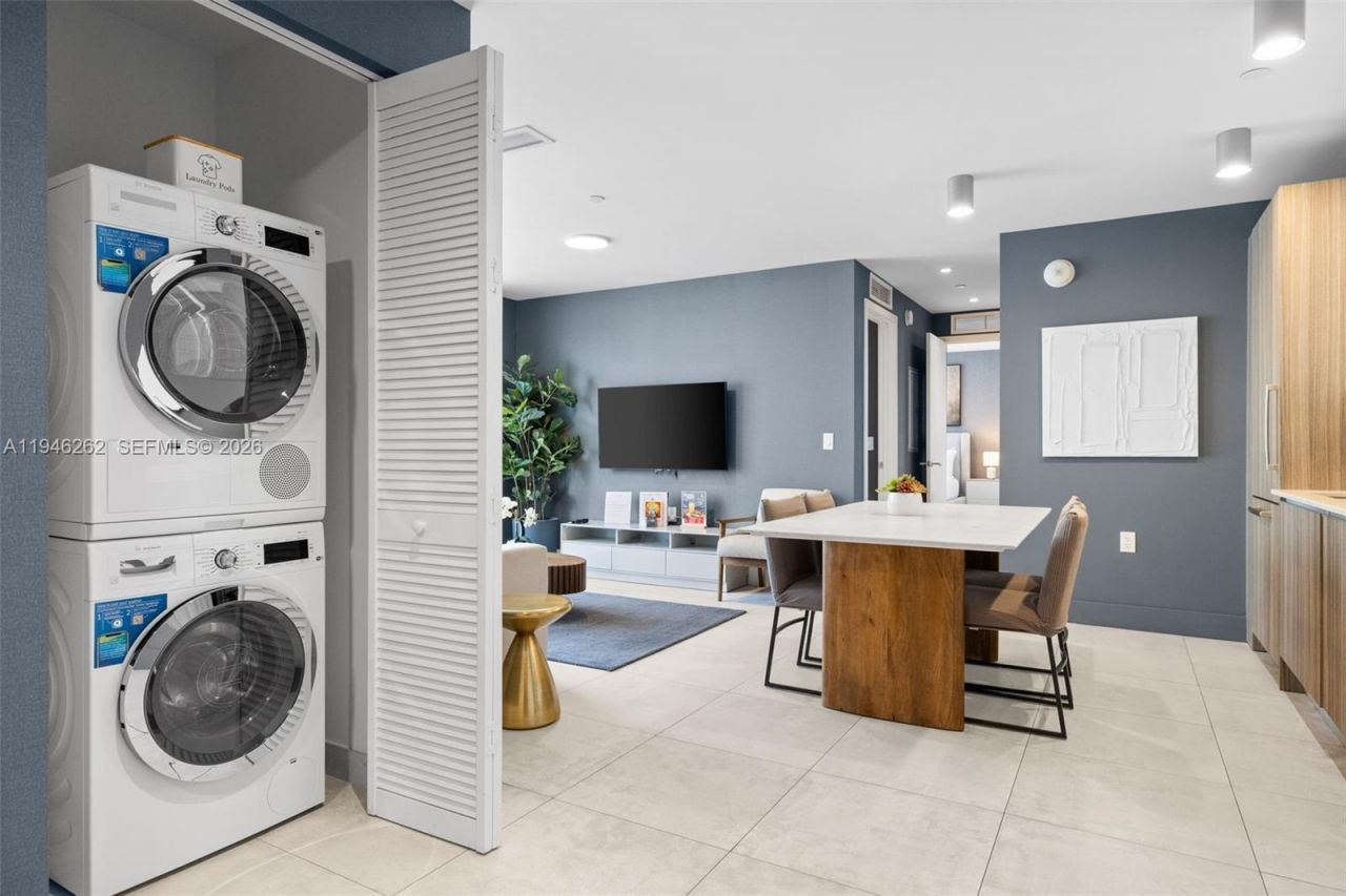 239 SW 9th St, Unit 2303, Miami, FL 33130 Photo