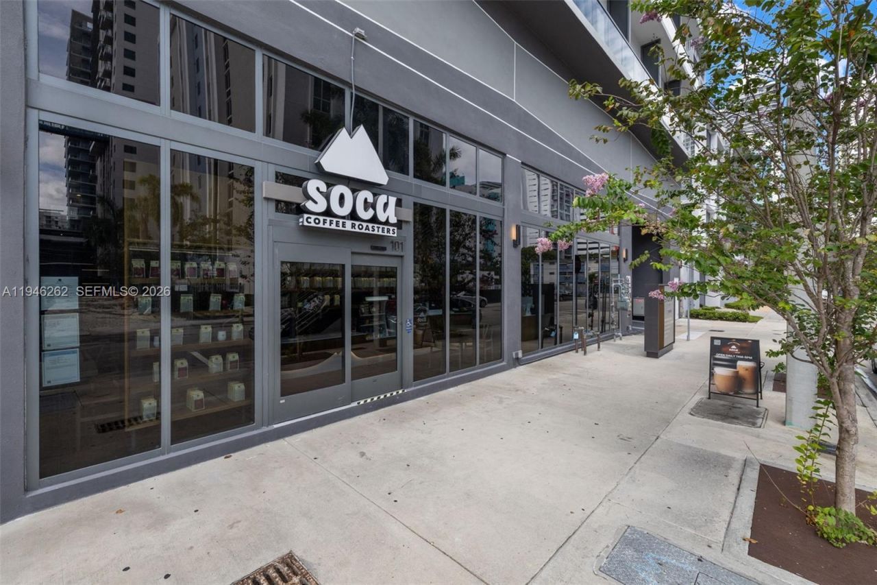 239 SW 9th St, Unit 2303, Miami, FL 33130 Photo