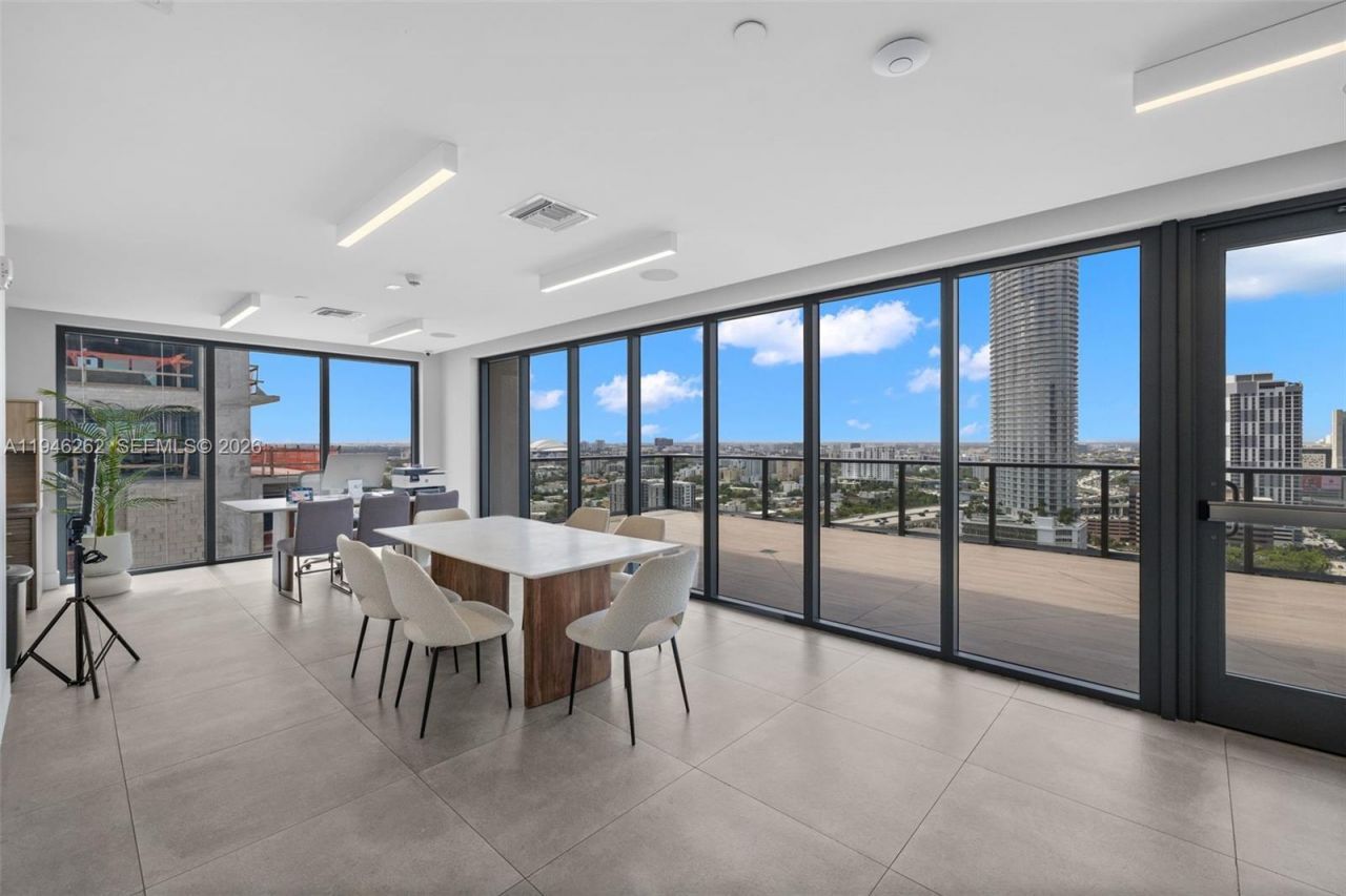 239 SW 9th St, Unit 2303, Miami, FL 33130 Photo