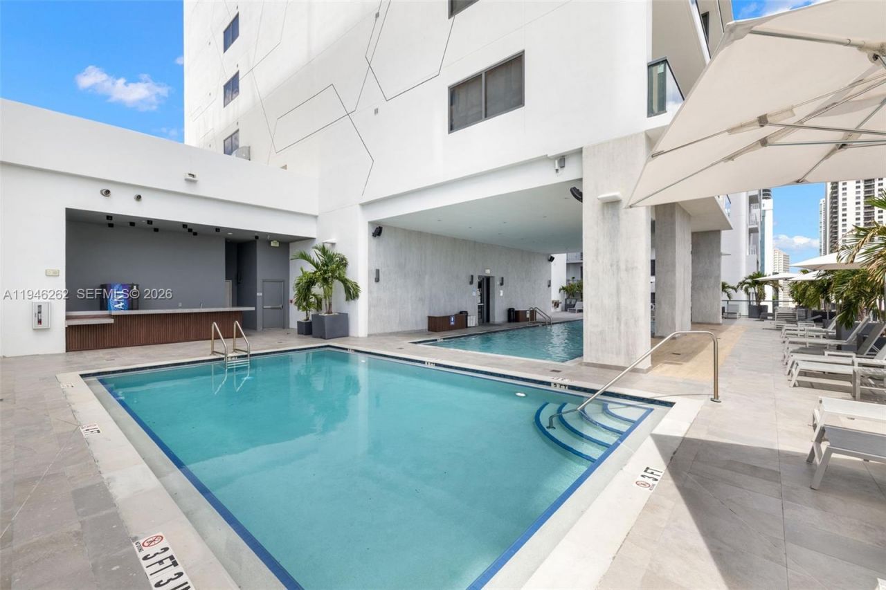 239 SW 9th St, Unit 2303, Miami, FL 33130 Photo