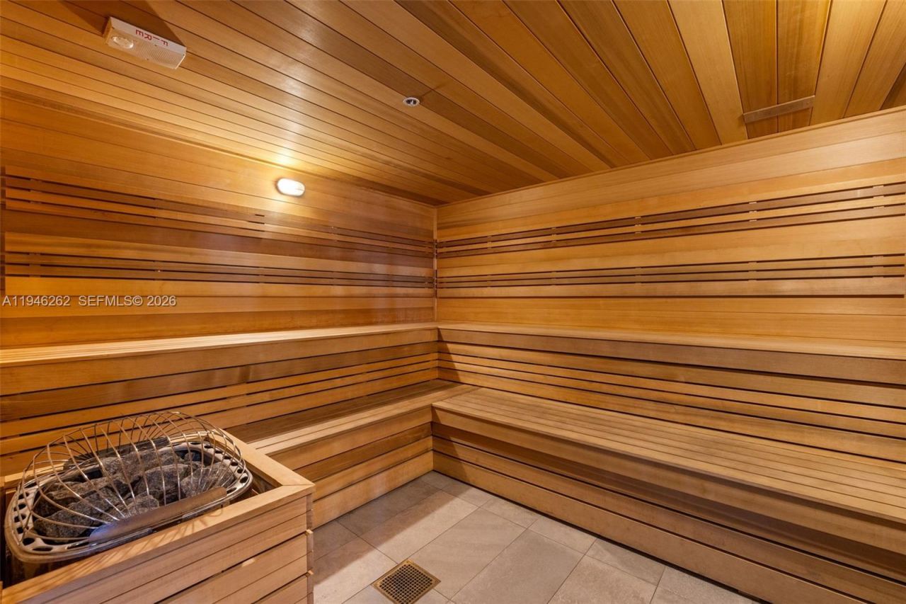 239 SW 9th St, Unit 2303, Miami, FL 33130 Photo