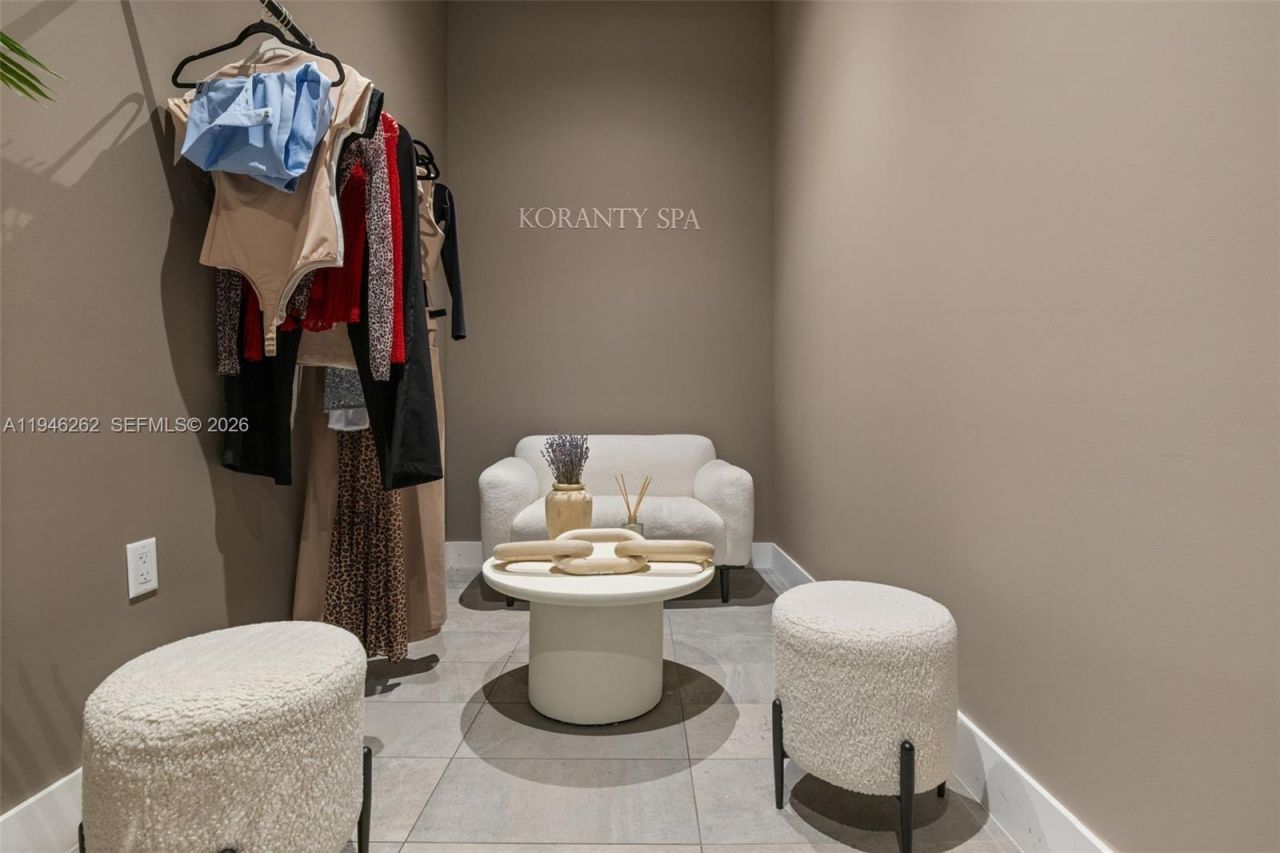 239 SW 9th St, Unit 2303, Miami, FL 33130 Photo