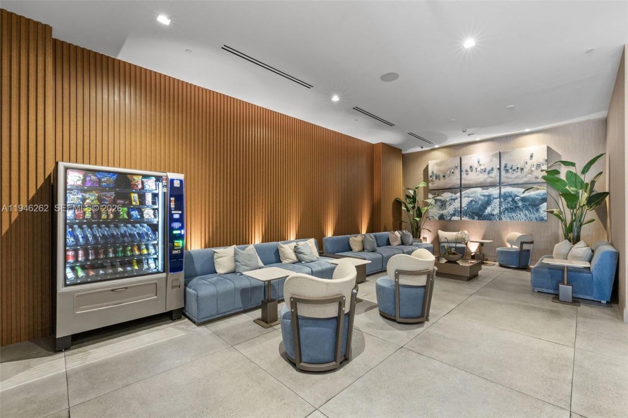 239 SW 9th St, Unit 2303, Miami, FL 33130 Photo