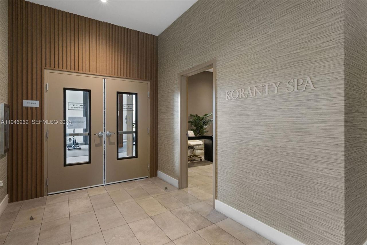 239 SW 9th St, Unit 2303, Miami, FL 33130 Photo