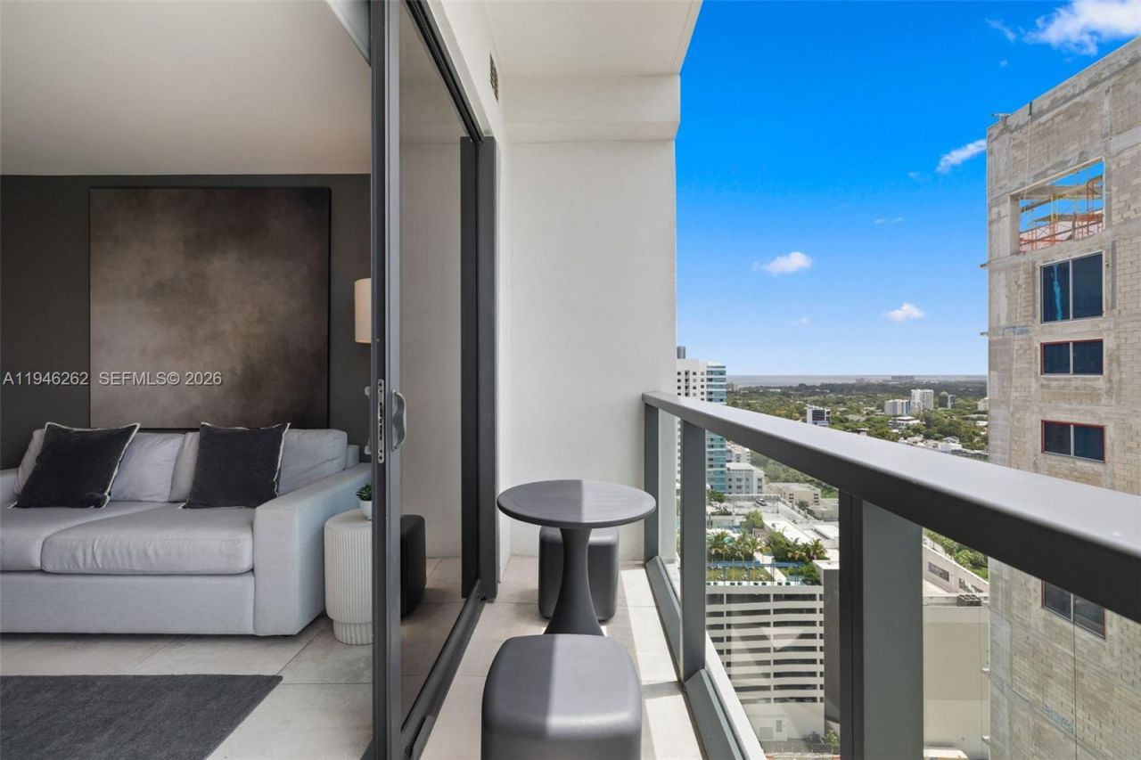 239 SW 9th St, Unit 2303, Miami, FL 33130 Photo