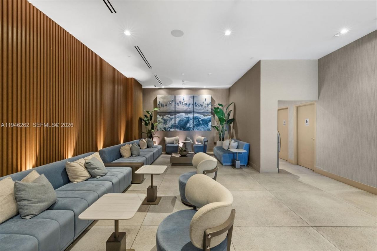 239 SW 9th St, Unit 2303, Miami, FL 33130 Photo