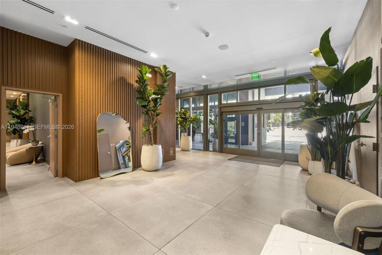 239 SW 9th St, Unit 2303, Miami, FL 33130 Photo