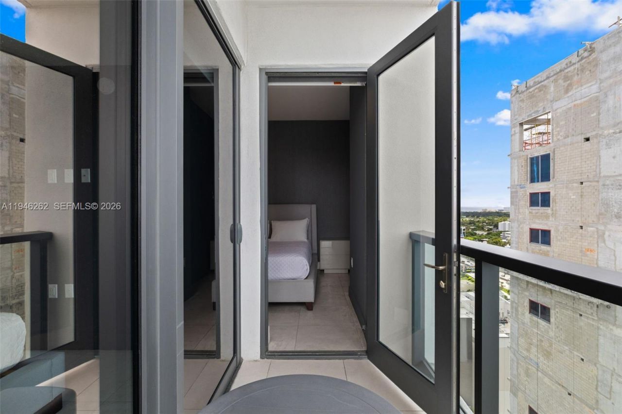 239 SW 9th St, Unit 2303, Miami, FL 33130 Photo