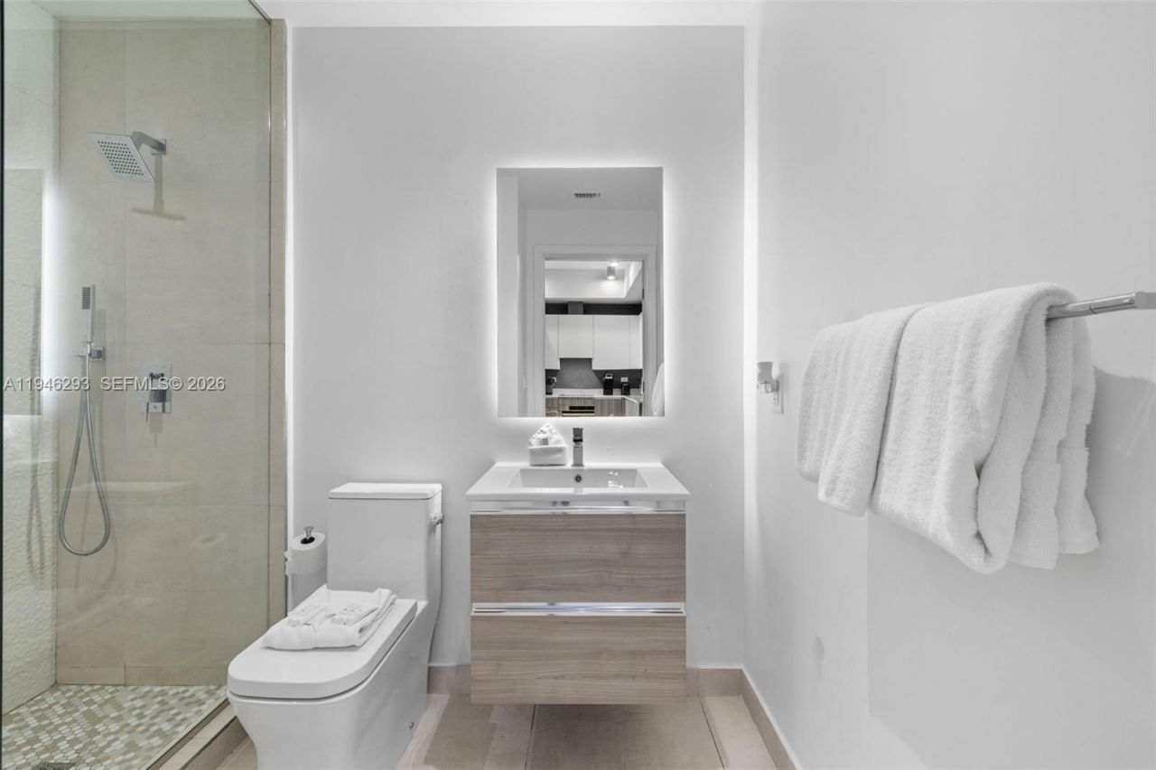 239 SW 9th St, Unit 1604, Miami, FL 33130 Photo