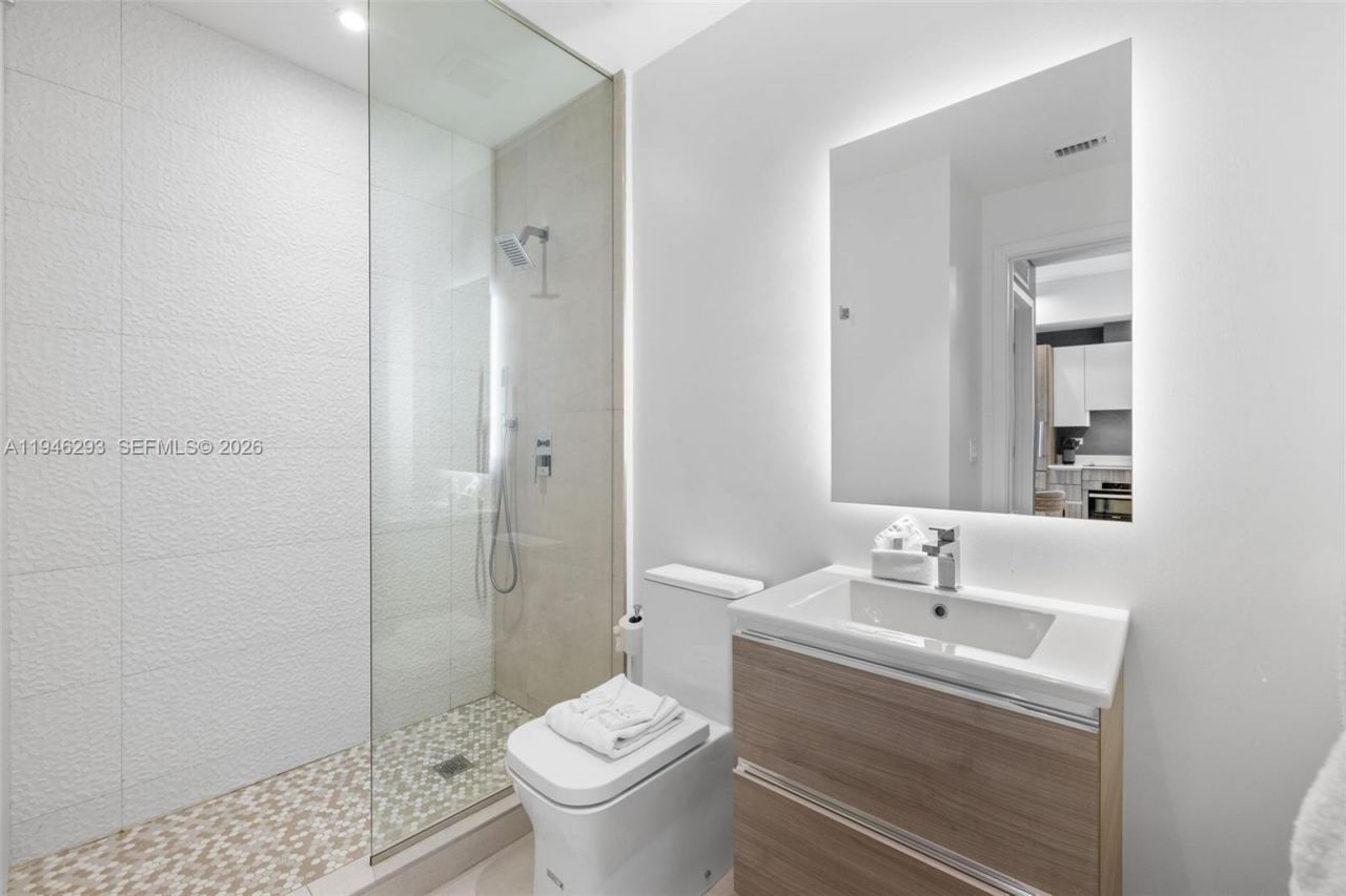 239 SW 9th St, Unit 1604, Miami, FL 33130 Photo