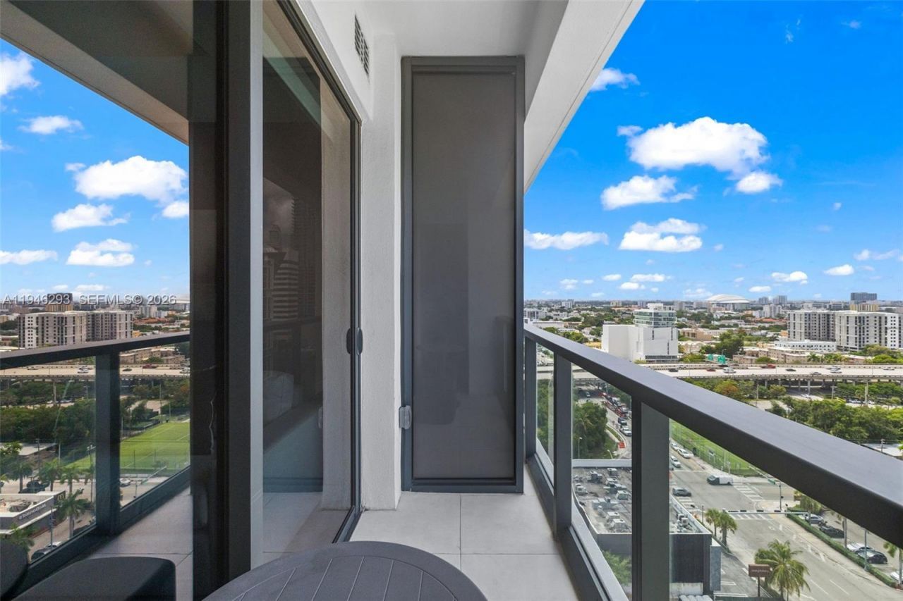 239 SW 9th St, Unit 1604, Miami, FL 33130 Photo