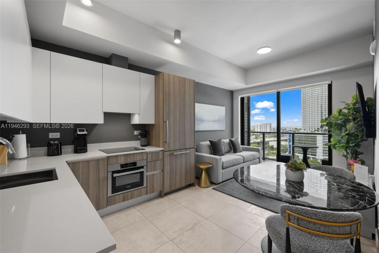 239 SW 9th St, Unit 1604, Miami, FL 33130 Photo