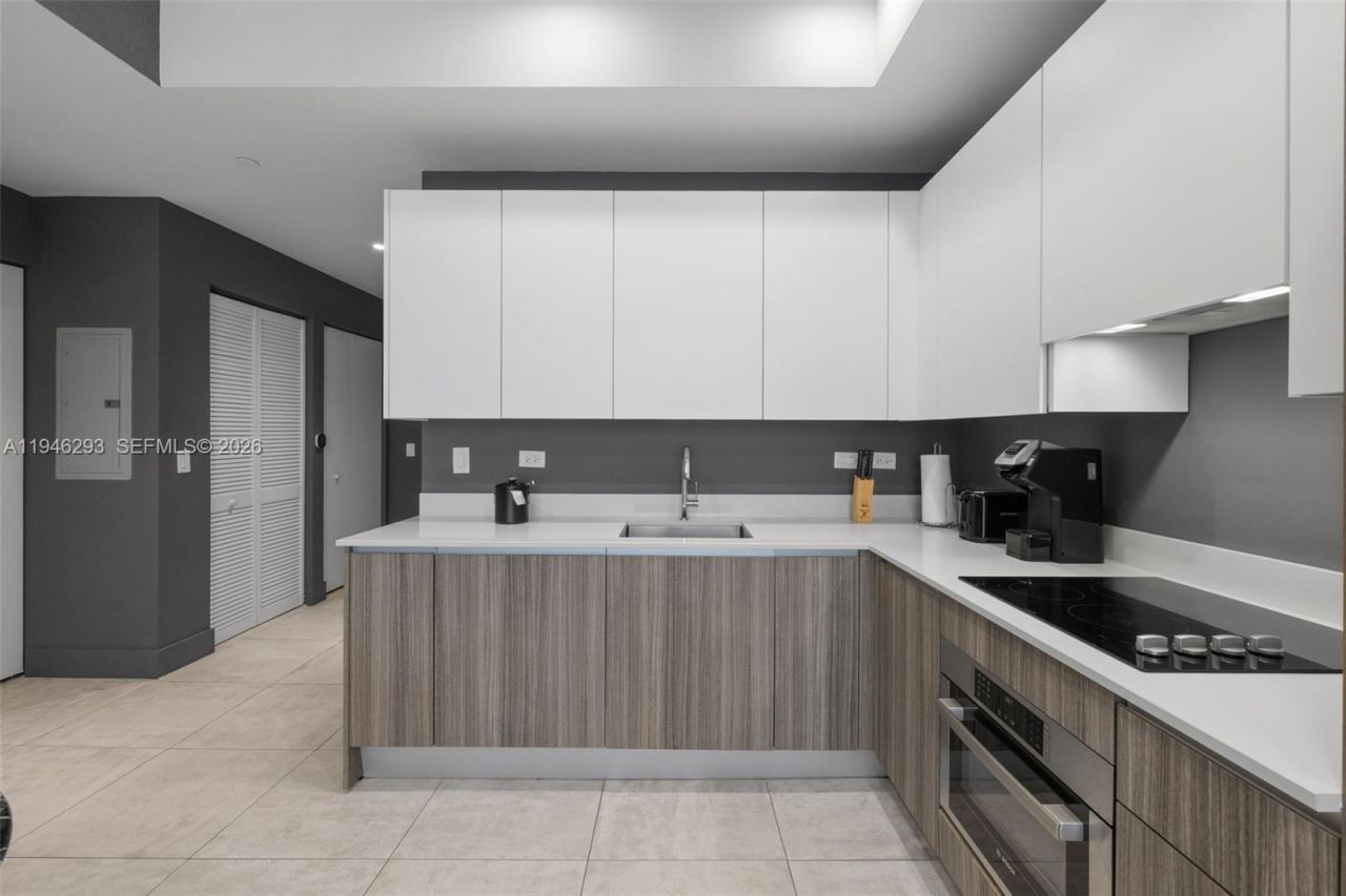 239 SW 9th St, Unit 1604, Miami, FL 33130 Photo