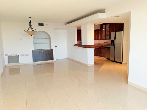 919 Hillcrest Dr, Unit 704, Hollywood, FL 33021