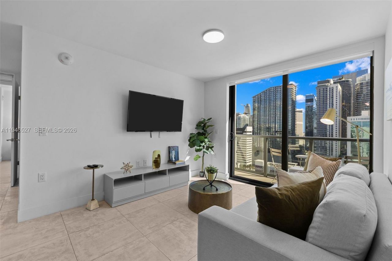 239 SW 9th St, Unit 2304, Miami, FL 33130 Photo