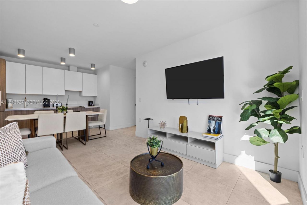 239 SW 9th St, Unit 2304, Miami, FL 33130 Photo