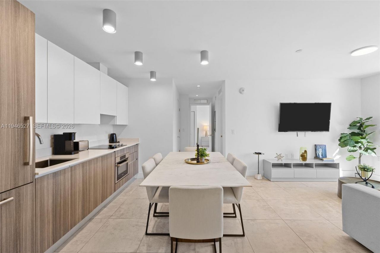 239 SW 9th St, Unit 2304, Miami, FL 33130 Photo