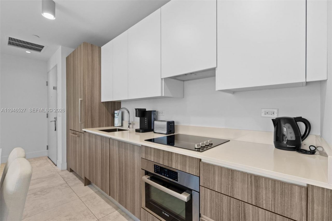 239 SW 9th St, Unit 2304, Miami, FL 33130 Photo