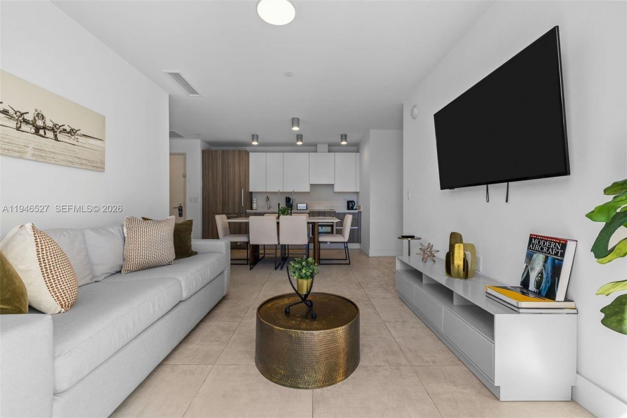 239 SW 9th St, Unit 2304, Miami, FL 33130 Photo